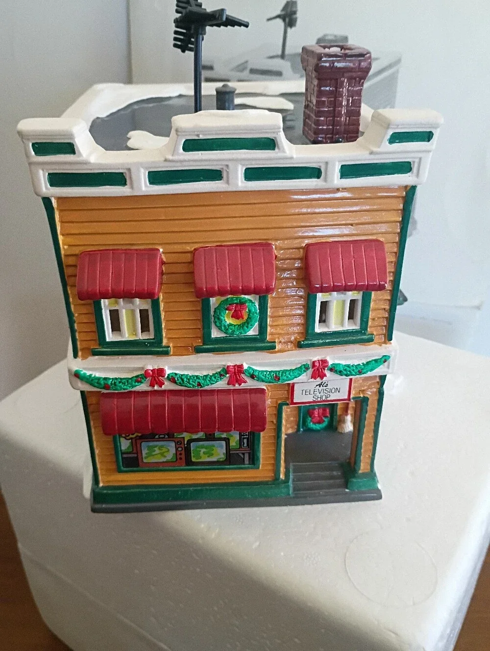 Department 56 charming yellow